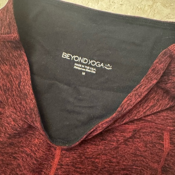 Beyond Yoga Red and Black Heather with Mesh Cutouts size Medium No pills or flaw - Picture 3 of 4